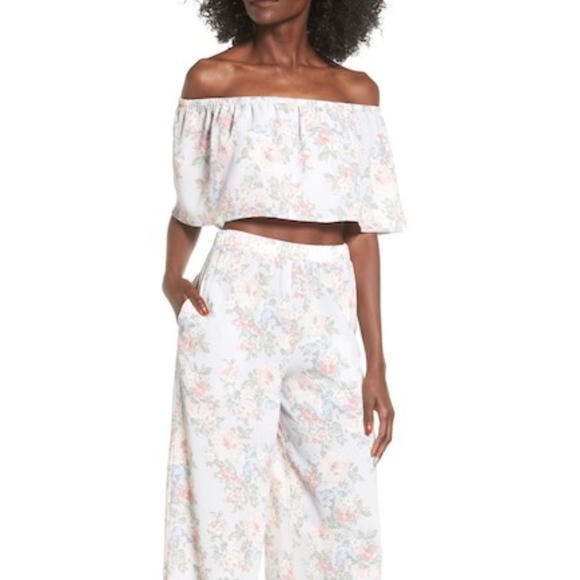 Wayf Tops - WAYF Off the Shoulder Crop Top Size Medium Floral